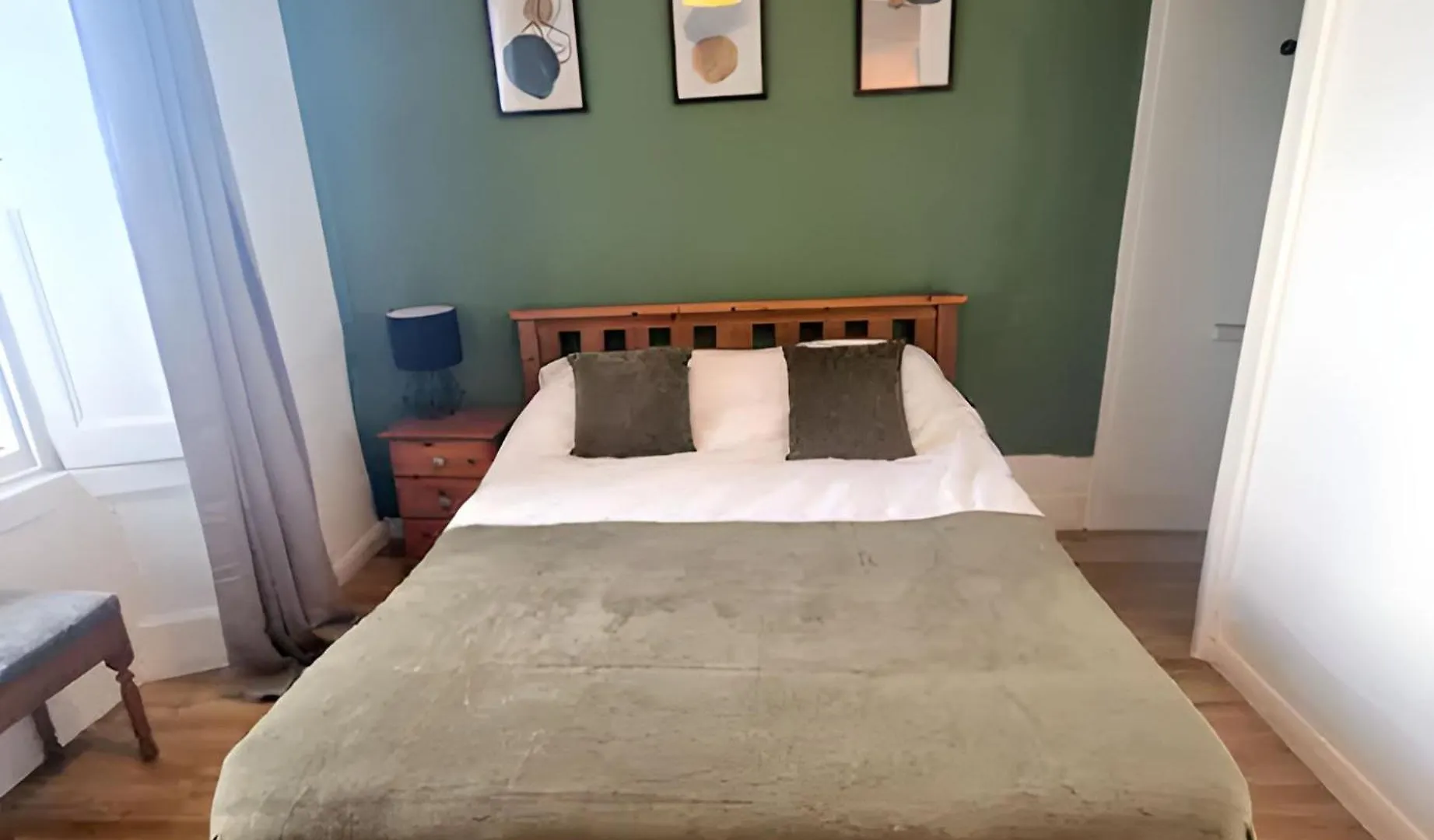 Central Large 2 Bed, 2 Bath Apt, Parking, Huge Garden, Sky Tv, Wifi, Direct Booking Option Exeter Apartment